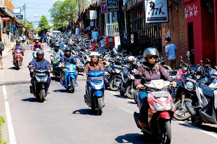 Đảo Bali cấm du khách sử dụng xe máy. Ảnh: Bali Motion.