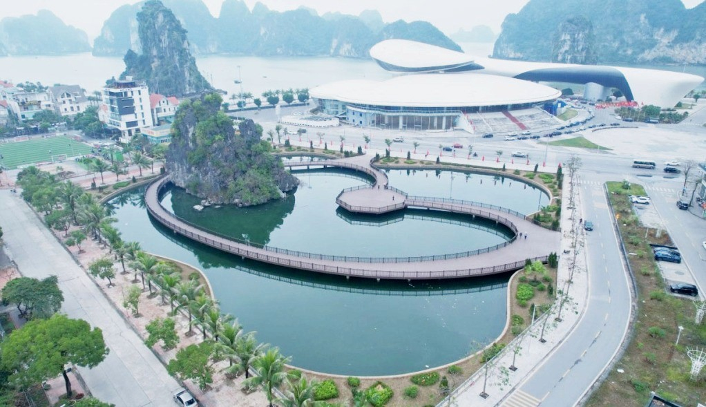 Điểm dạo chơi, check-in tại hồ Hải Thịnh dự kiến hoàn thành phục vụ du khách  vào cuối tháng 4/2023. Ảnh: Trần Thanh (Trung tâm TTVH TP Hạ Long)