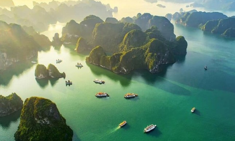 Vịnh Hạ Long lọt top 10 kỳ quan hút khách nhất thế giới