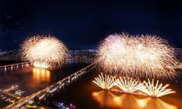 Ấn tượng màn trình diễn pháo hoa bằng drone tại Lễ hội pháo hoa Seoul