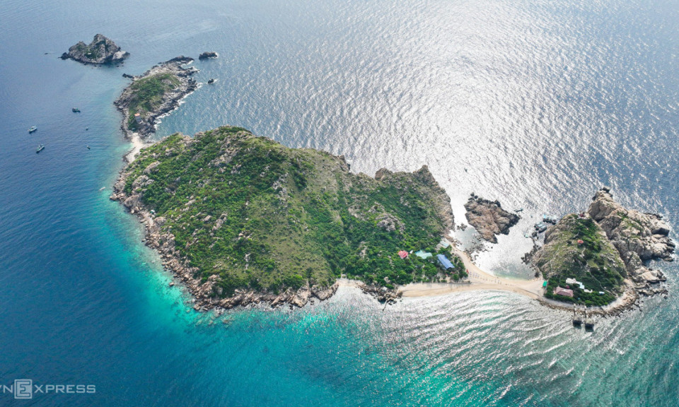 Đảo Yến hoang sơ trên vịnh Nha Trang