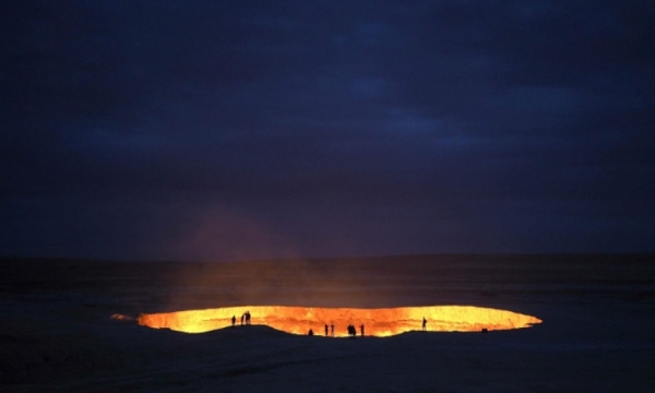 ‘Cổng địa ngục’ luôn rực lửa hút khách ở Turkmenistan