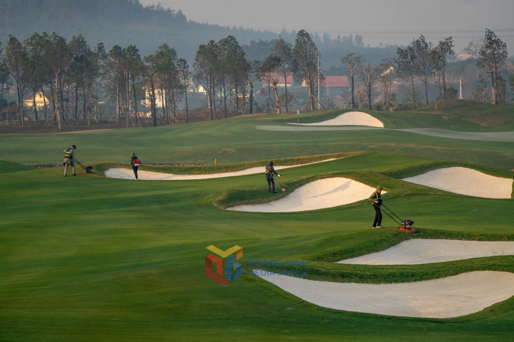 Sân golf Silk Path Đông Triều được thiết kế với độ khó cao, tăng sức hút với các golf thủ và du khách.