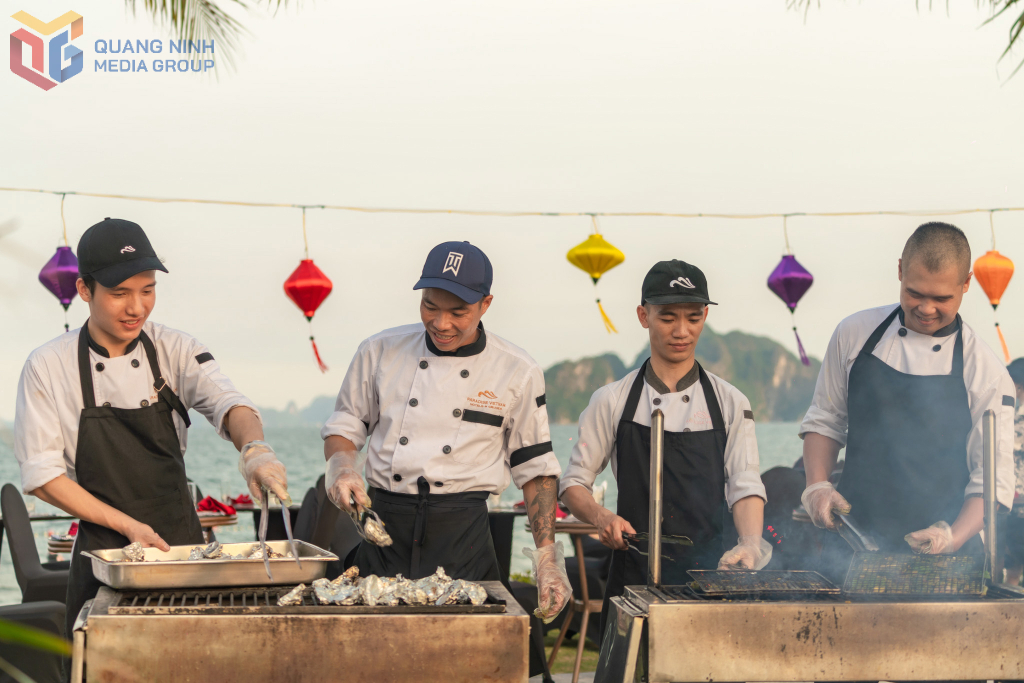 Những tri thức dân gian về ẩm thực của Quảng Ninh được các đầu bếp áp dụng để chế biến món ăn mang hương vị biển phục vụ du khách.