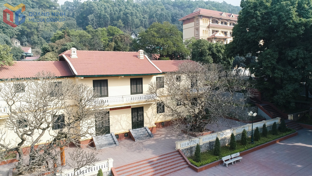 Tòa đại lý hành chính Cẩm Phả dưới thời thuộc Pháp, nay được trùng tu làm khu nhà lưu niệm vùng Than.