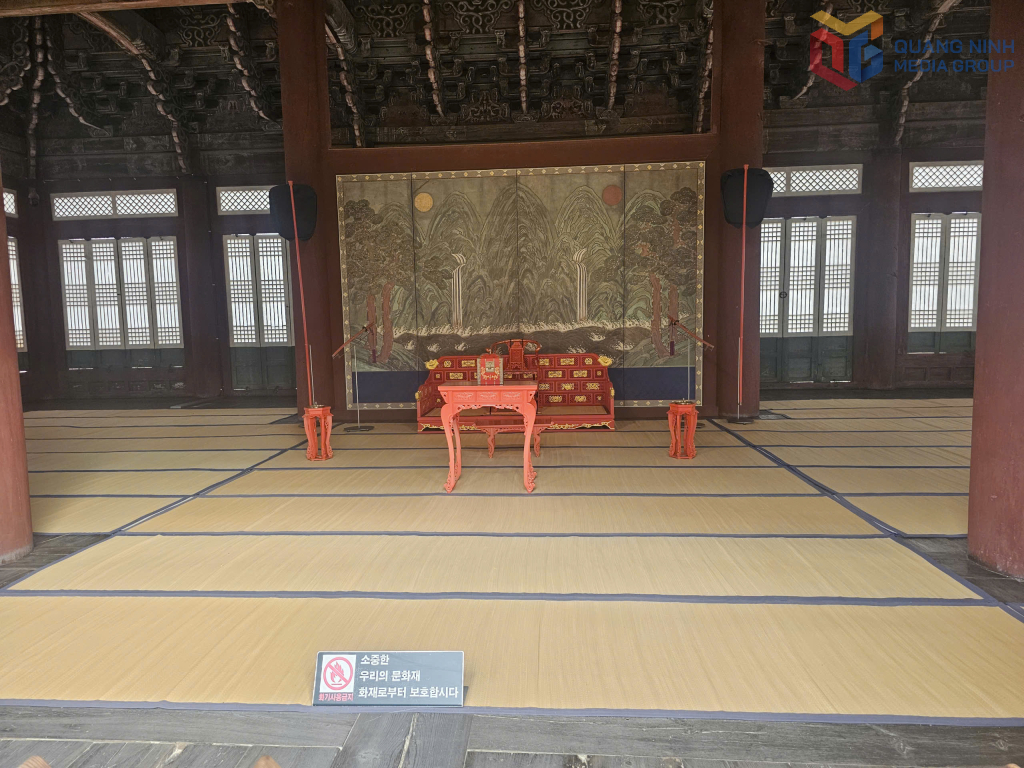 Nơi các vị vua của triều đại từng ngồi khi thiết triều.