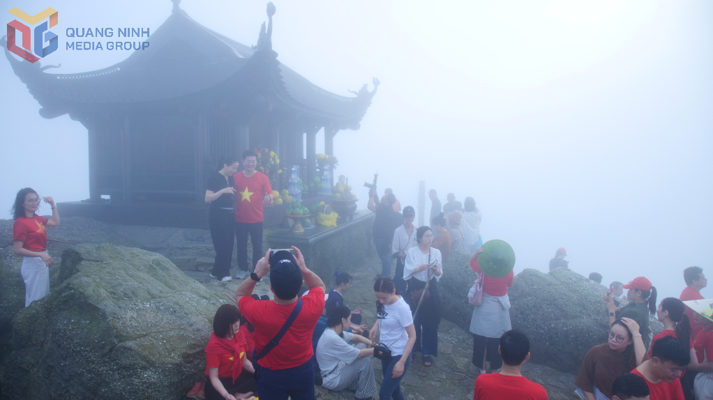 Chinh phục chùa Đồng là sản phẩm du lịch hấp dẫn du khách trong mùa thu đông.