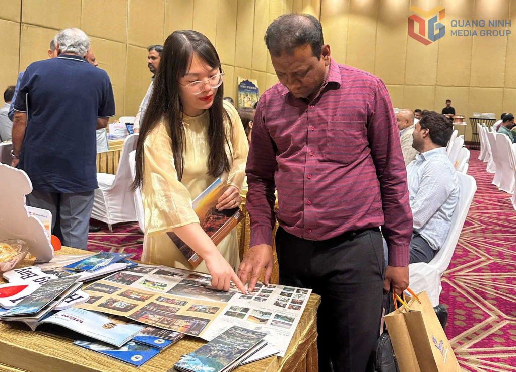 Doanh nghiệp Ấn Độ tìm hiểu thông tin về sản phẩm một hành trình 2 Di sản Hạ Long - Yên Tử.