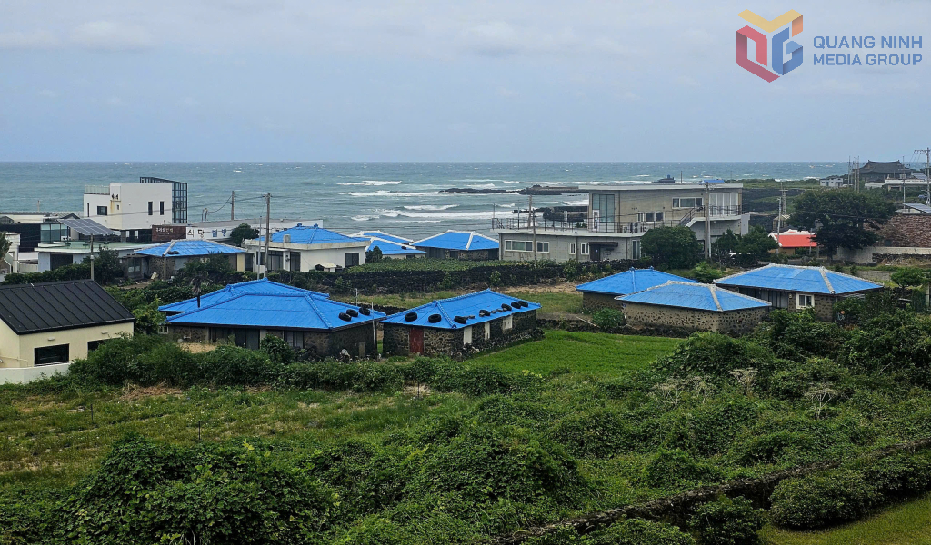 Ngày nay, do kinh tế phát triển, số phụ nữ còn hành nghề thợ lặn ở Jeju không nhiều. Bên ngoài Bảo tàng, chính quyền vẫn bảo tồn nguyên gốc những ngôi nhà của các nữ thợ lặn để khách tham quan dễ hình dung về một thời gian khó.